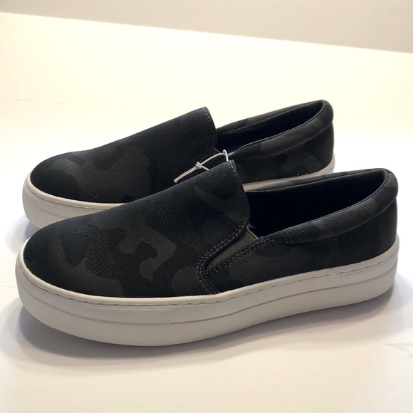 Women’s Green Camo Platform Sneakers - Picture 1 of 6